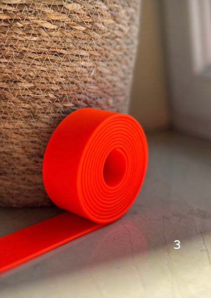 Personalizowana obrożą Biothane 38mm z oryginalną klamrą Cobra i pinami