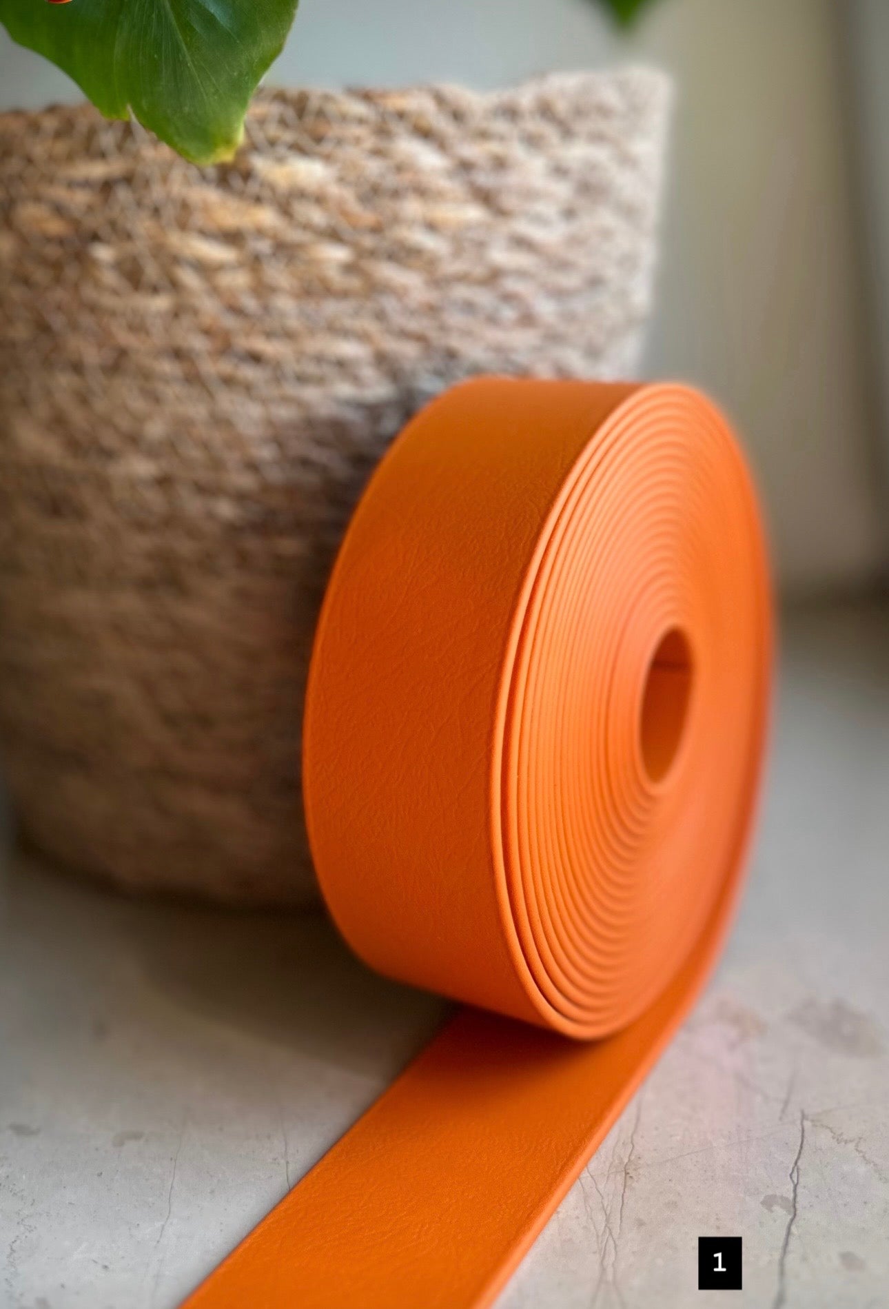 Personalizowana obrożą Biothane 38mm z oryginalną klamrą Cobra i pinami