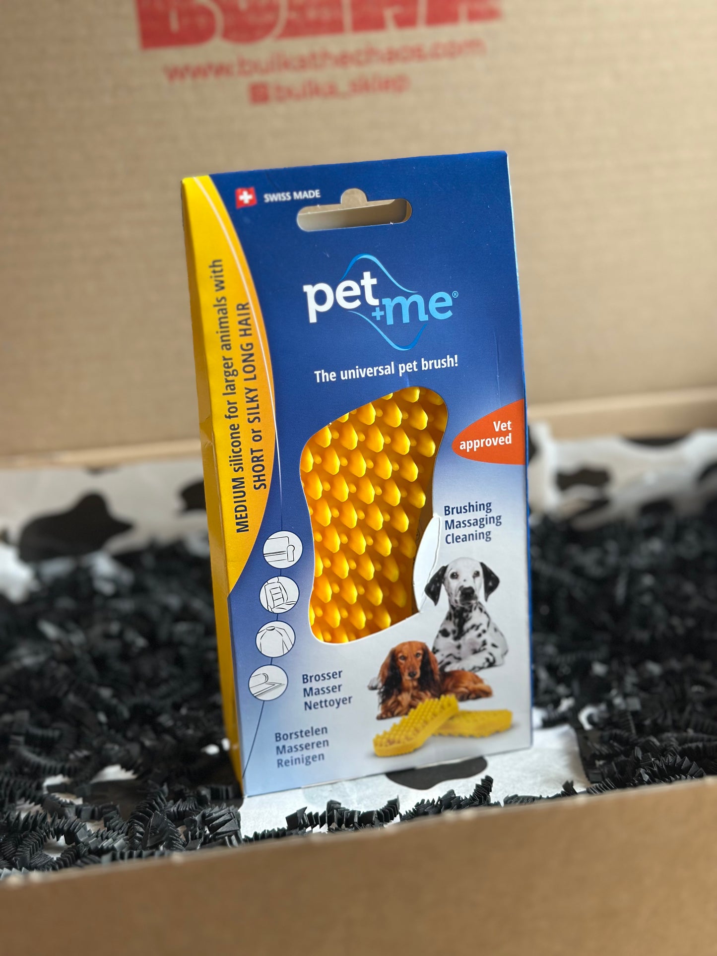 Pet+Me – Silikonowa Szczotka dla Większych Psów z Krótką lub Jedwabistą Długą Sierścią (żółta)